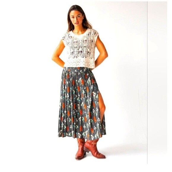 NWT Natural Life Addie Sz M Midi Skirt Floral Charcoal Bouquet Side Slit Pull On - Picture 1 of 12